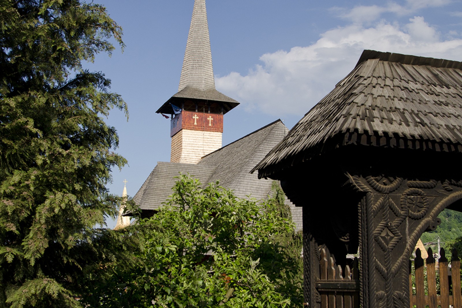 BISERICA SF. ÎMPĂRAȚI CONSTANTIN ȘI ELENA