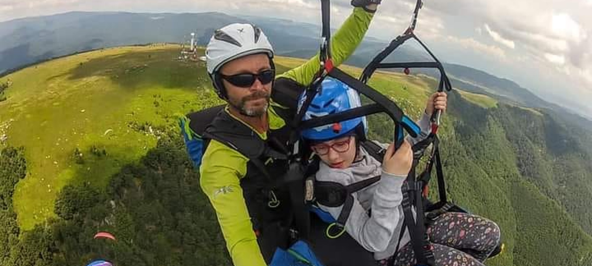 ZBOR ÎN TANDEM CU PARAPANTA