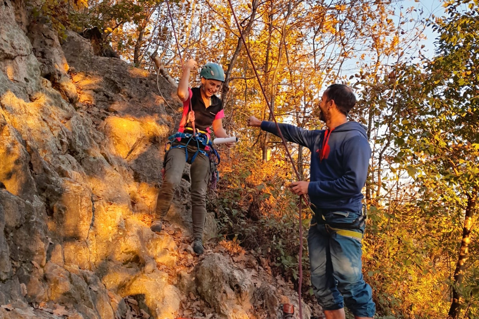 ESCALADĂ LA STÂNCĂ CU INSTRUCTOR