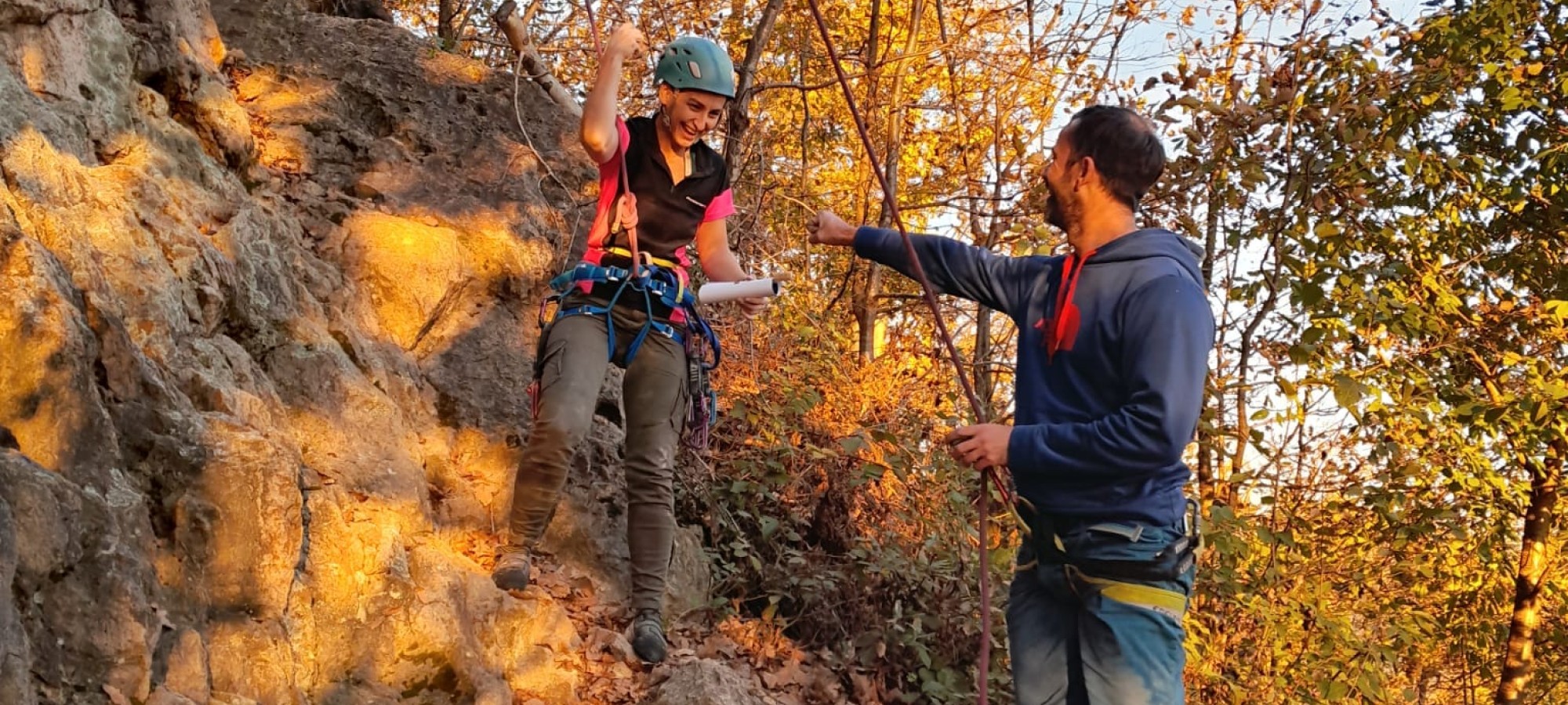 ESCALADĂ LA STÂNCĂ CU INSTRUCTOR